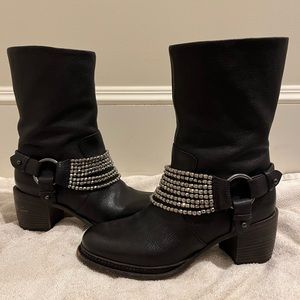 Vera Wang Ankle Boots (Women’s Size 6)